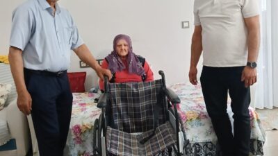 Malatya’da ihtiyaç sahibi yaşlı bir vatandaşın tekerlekli sandalye talebi karşılandı.