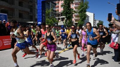 Malatya’da bu yıl ilk kez düzenlenen Uluslararası Arslantepe Yarı Maratonu,