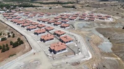Doğanşehir ilçesine bağlı Günedoğru Mahallesi’nde yapımı tamamlanan 189 betonarme kırsal