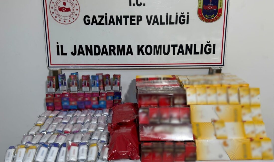 Gaziantep’te Kaçakçılık Operasyonu: 3 Şüpheli Yakalandı Gaziantep’te jandarma ekiplerinin gerçekleştirdiği operasyonda kaçakçılık faaliyeti yürüttüğü belirlenen 3