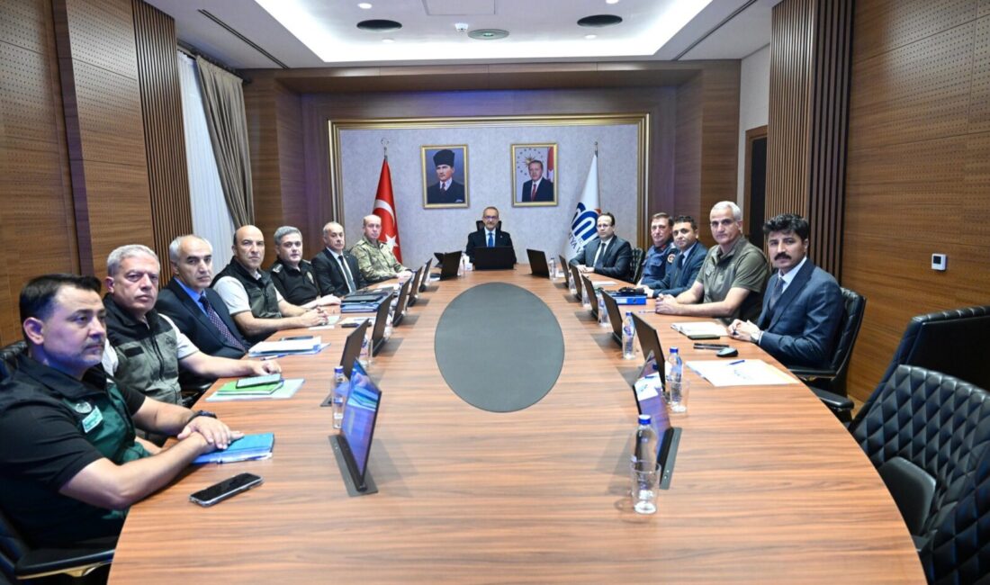 Malatya Valisi Seddar Yavuz başkanlığında gerçekleştirilen Haftalık İl Güvenlik, Asayiş