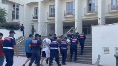 Türkiye genelinde 23 ilde düzenlenen operasyonlarda 48 göçmen kaçakçılığı organizatörü
