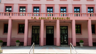 Adalet Sürecinde Mağdurlara Özel Destek Dönemi Güçleniyor Adalet Bakanlığı, adli süreçlerde mağduriyet yaşayan vatandaşların yalnız bırakılmaması ve