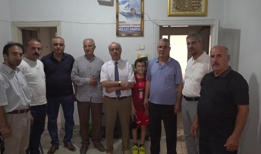 Büyük İslam Ocakları Genel Merkezi tarafından Malatya’da düzenlenen program, yağışlı
