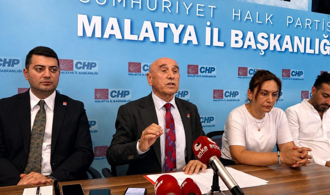 CHP’li Kaya’dan Malatya’da Sert Mesajlar: “Bu Halkın Vaade Karnı Tok” CHP Genel Başkan Yardımcısı Yıldırım Kaya, Kayısı üreticisinden deprem sonrası