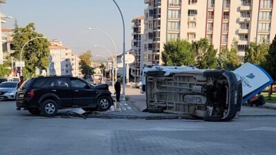 Malatya’da minibüs ile SUV tipi otomobilin çarpıştığı kazada 4 kişi