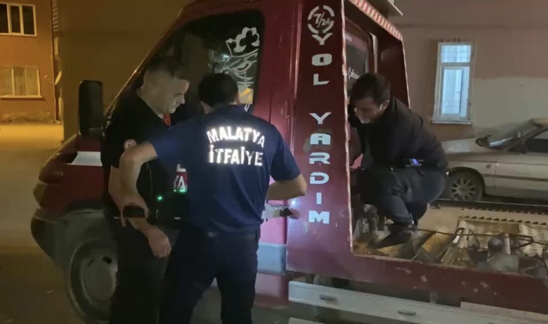 Çekicinin Demir Aksamına Sıkışan Kedi İtfaiye Tarafından Kurtarıldı Malatya’da oto kurtarma çekicisinin demir aksamına sıkışan kedi, ihbar üzerine