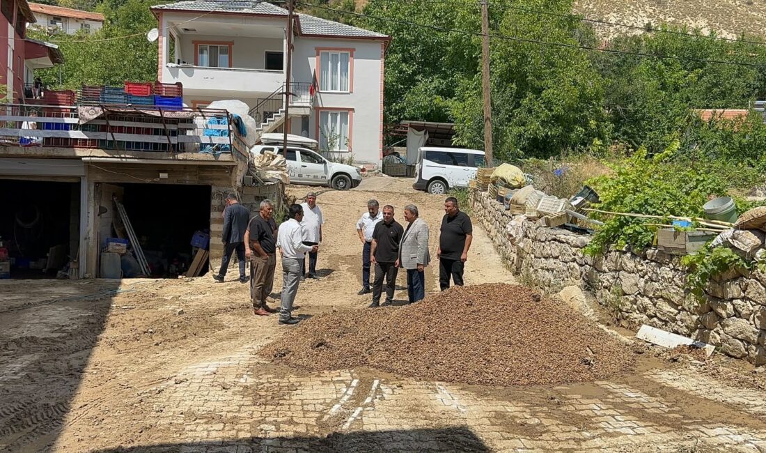 Fendoğlu Selzedeleri Dinledi: “Mağduriyetin Takipçisi Olacağız” Sel felaketinin vurduğu bölgede vatandaşlarla bir araya gelen MHP heyeti,