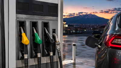 Motorinin litre fiyatına gece yarısından itibaren 2,92 lira zam yapıldı.