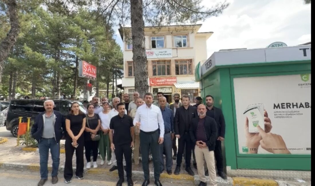 Malatya’nın Arapgir ilçesinde CHP ile YENİ Parti arasında parti binası