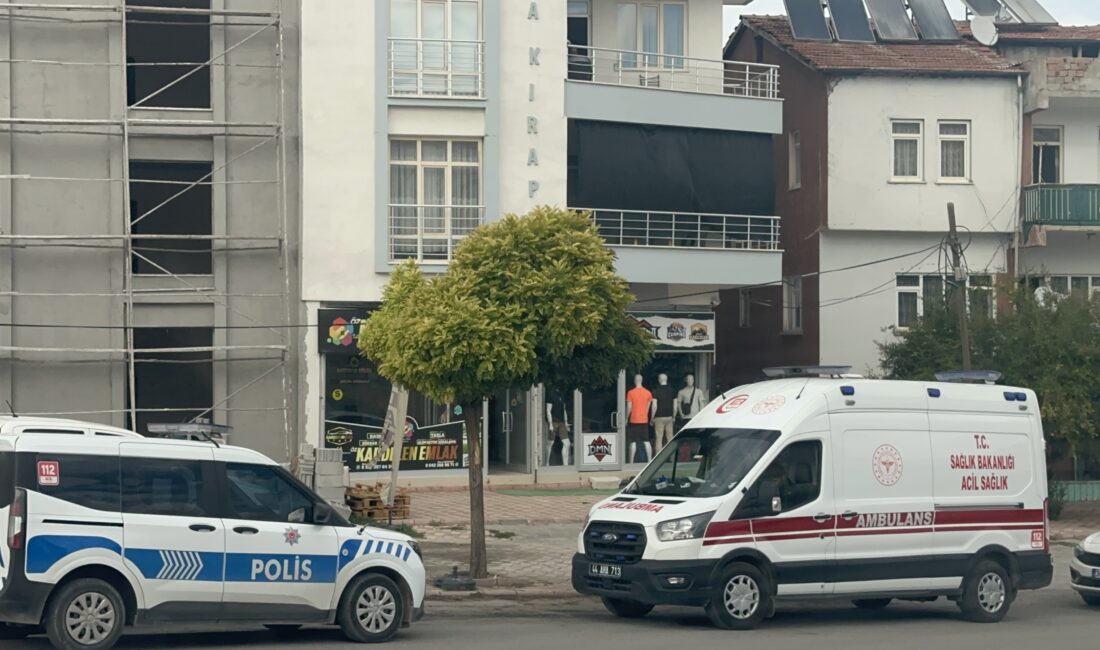 Battalgazi’de Bir Kişi Kendini Asarak Canına Kıydı Malatya’nın Battalgazi ilçesinde 61 yaşındaki bir kişi, evinde kendini asarak