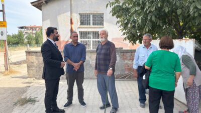 CHP’li Budak’tan Belediyelere Yol Ve Okul Tepkisi CHP Yeşilyurt İlçe Başkanı Sami Mehmet Budak, Dilek Mahallesi’nde asfaltlanmayan
