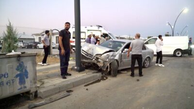 Malatya-Sivas Karayolu DSİ Kavşağında&nbsp;U dönüşü yapmak isteyen otomobil ile seyir