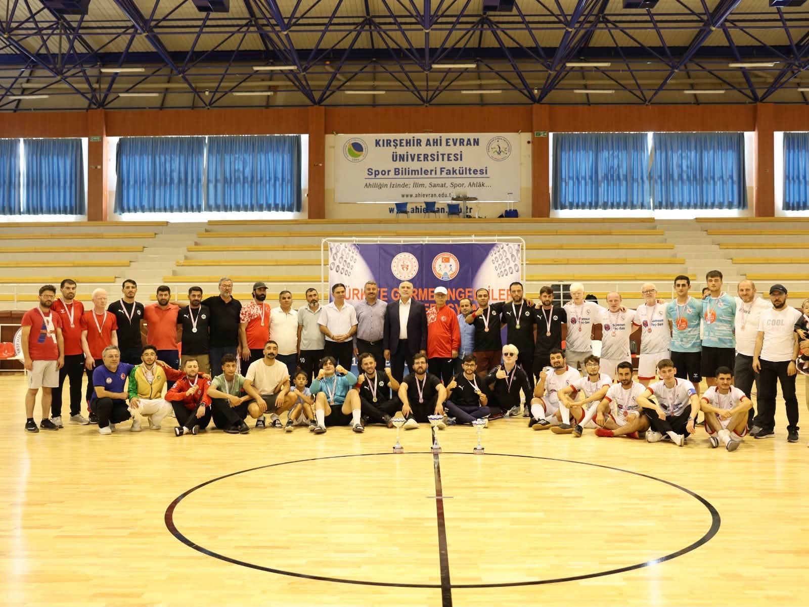 Dilek Spor Kulübü Kırşehir’de Malatya’yı Temsil Etti Kırşehir’de düzenlenen B2-B3 Futsal Müsabakaları’na katılan Dilek Spor Kulübü, sahadaki