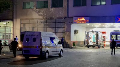 Malatya’nın Yeşilyurt ilçesinde bir iş yerinde arkadaş grubunun sohbet ettiği