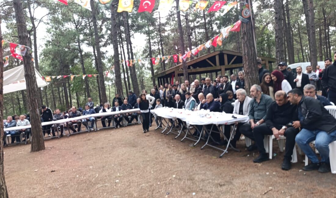 MİDİDER İstanbul’da Hemşehrileri Halaylarla Buluşturdu Malatya İli Darende İlçesi ve Çevre Köyleri Yardımlaşma ve Dayanışma