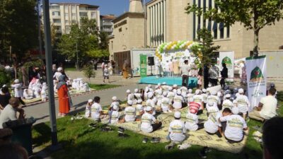 Malatya Peygamber Sevdalıları Derneği tarafından düzenlenen “Hayat Namazla Güzeldir” etkinliğinde