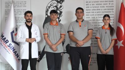 Malatya Özel Mimar Sinan Mesleki ve Teknik Anadolu Lisesi öğrencileri,