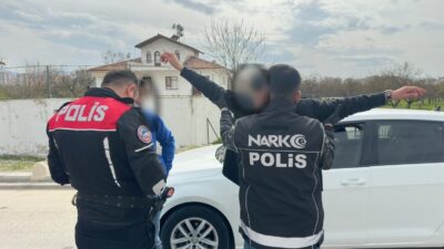 Manisa’nın Turgutlu ilçesinde bir öğrencinin okul önünde silahla ateş açmasının