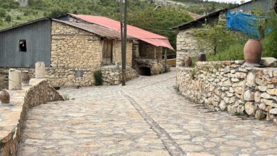 Arapgir’in tarih ve inanç turizmi merkezlerinden Onar Mahallesi’nde, Büyükocak Cem