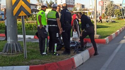 Malatya’da otomobilin çarptığı elektrikli bisikletin sürücüsü ağır yaralandı. Kaza, saat