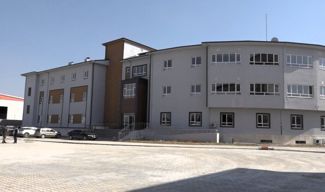 Özcan: “TOBB Malatya’nın Her Zor Gününde Yanında Oldu” Malatya Ticaret Borsası Başkanı Ramazan Özcan, TOBB’un Malatya’ya iki okul,