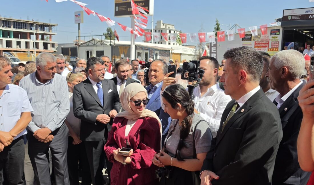 YENİ Parti Battalgazi İlçe Başkanlığı Açıldı YENİ Parti Battalgazi İlçe Başkanlığı çok sayıda partilinin katılımıyla açıldı.