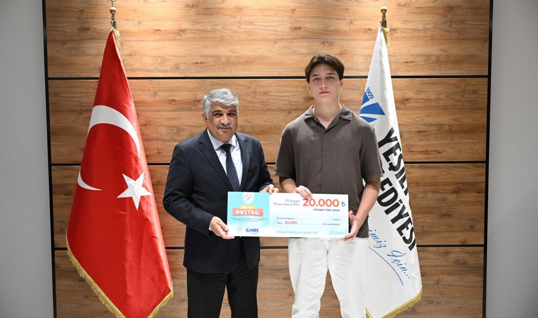 Yeşilyurt Belediyesi, 2026 YKS’de ilk 2 bine giren 31 öğrenciyi