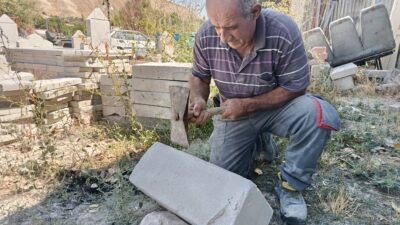 Yarım Asırlık Taş Ustasının Çırak Kaygısı Darende’de yaklaşık 50 yıldır baba mesleği taş ustalığını sürdüren Sıtkı