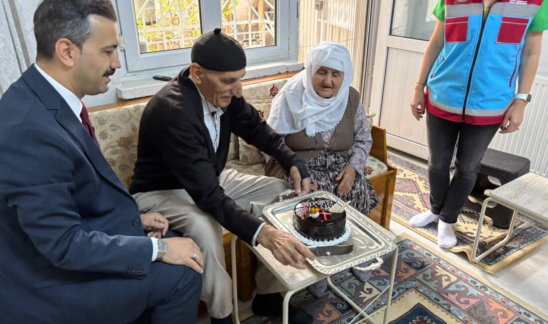 1 Ekim Dünya Yaşlılar Günü’nde 3 Yaşlıya Doğum Günü Sürprizi Battalgazi ilçesinde 1 Ekim Dünya Yaşlılar Günü kapsamında, doğum günü