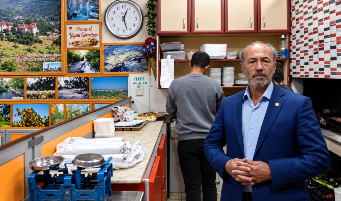 Askıda Dürüm Projesi 16 Yıldır İhtiyaç Sahiplerine Umut Oluyor Tecde Mahallesi Muhtarı Ali Yiğit, kendi işletmesinde 16 yıldır sürdürdüğü