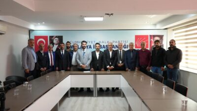 CHP Malatya’da 13 İlçe Başkanından Ortak Açıklama: “Baskılara Boyun Eğmedik, Eğmeyeceğiz” Cumhuriyet Halk Partisi (CHP) Malatya’da 13 ilçe başkanı adına konuşan