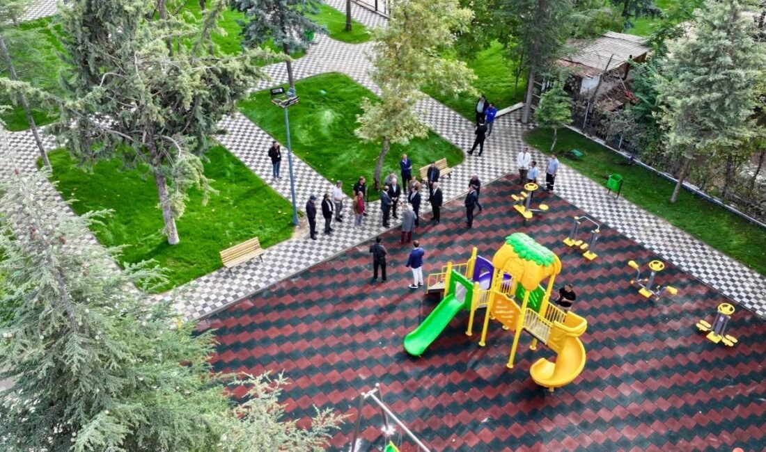 Cemal Gürsel Mahallesi’ndeki Park Yenilendi Malatya’nın Yeşilyurt ilçesinde Cemal Gürsel Mahallesi’nde bulunan park, belediye ekiplerince