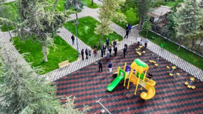 Malatya’nın Yeşilyurt ilçesinde Cemal Gürsel Mahallesi’nde bulunan park, belediye ekiplerince
