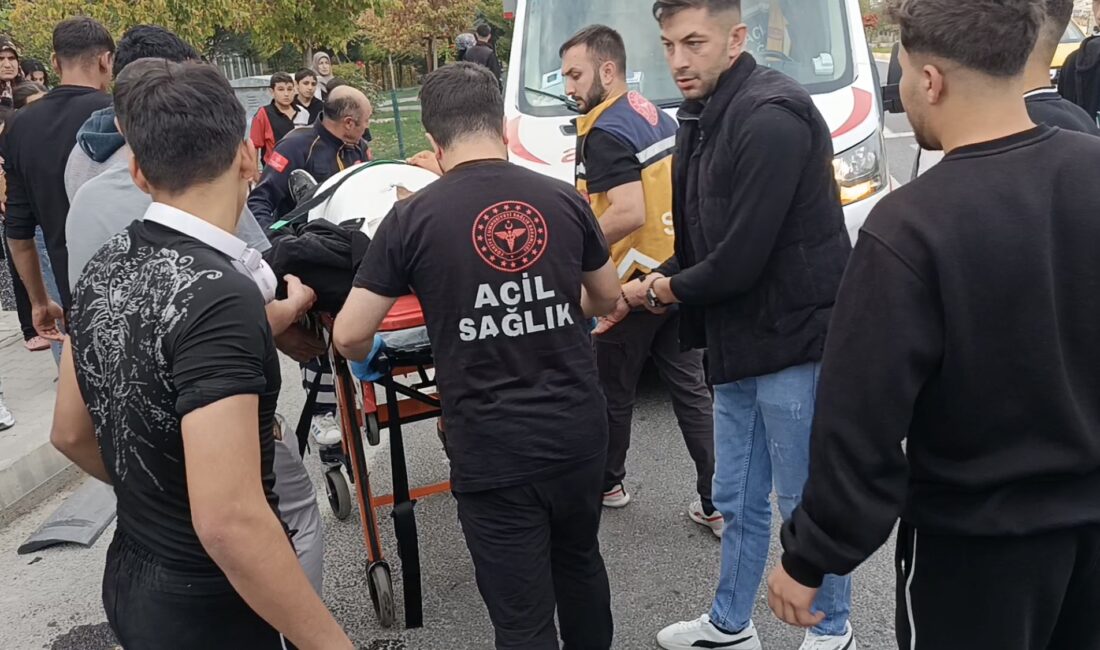 Darende’de Motosiklet ile Otomobil Çarpıştı: 1 Ağır Yaralı Malatya’nın Darende ilçesinde motosiklet ile otomobilin kavşakta çarpışması sonucu meydana