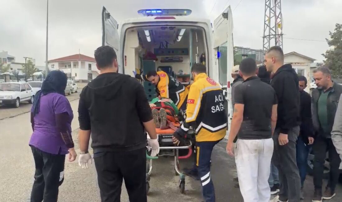 Doğanşehir’de Minibüsten İnen Yayaya Otomobil Çarptı Malatya’nın Doğanşehir ilçesinde şehir içi minibüsünden indikten sonra yolun karşısına