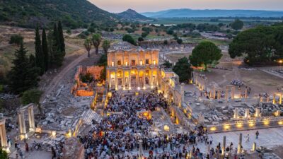 Kültür ve Turizm Bakanı Mehmet Nuri Ersoy, gece müzeciliği uygulamasında