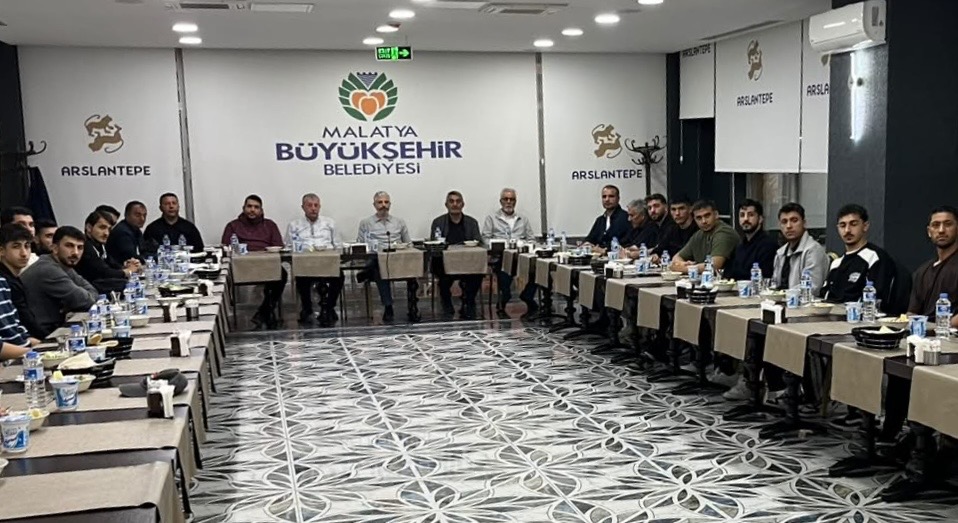 Hekimhan Futbol Spor Kulübü’nde Ahmet Turan Özbey Dönemi Başladı Bölgesel Amatör Lig’de (BAL) mücadele eden Hekimhan Futbol Spor Kulübü’nde