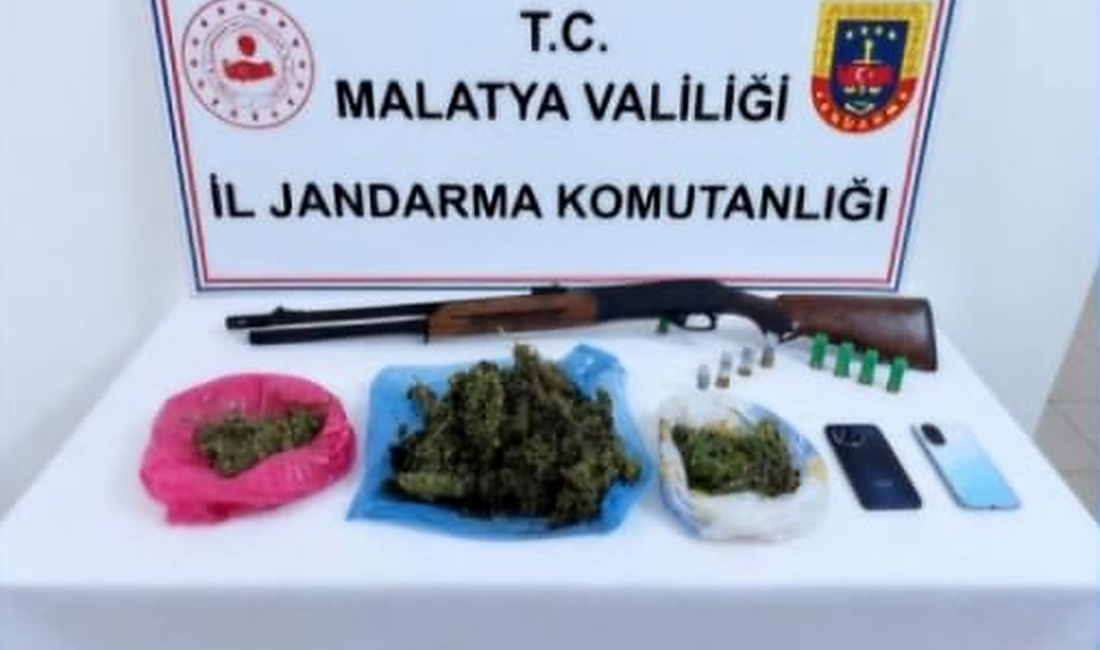 Hekimhan’da 48 yıl hapis cezasıyla aranan hükümlü JASAT’tan kaçamadı Malatya’nın Hekimhan ilçesinde Jandarma Suç Araştırma Timi (JASAT) ve ilçe