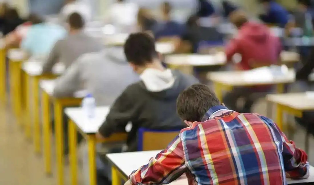 KPSS’ye 2 Milyon 985 Bin Aday Katılacak ÖSYM Başkanı Bayram Ali Ersoy, pazar günü gerçekleştirilecek KPSS Ortaöğretim