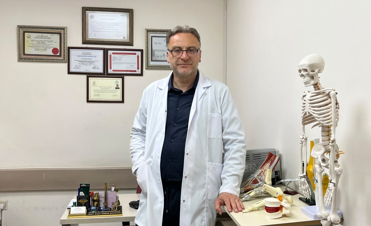 Kalça Protezine Alternatif Arayışında Türk Doktorun Dünyada İlk Olan Araştırması Ortopedi uzmanı Doç. Dr. Serkan Akpancar’ın da aralarında bulunduğu araştırma