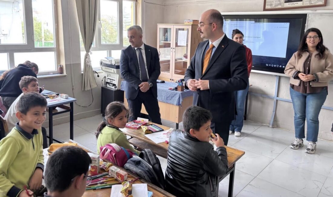 Malatya’nın Doğanşehir ilçesinde Kaymakam Ahmet Fatih Sungur, Savaklı İlkokulu ve