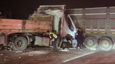 Elazığ-Malatya kara yolunda 3 tırın karıştığı zincirleme trafik kazasında sürücülerden