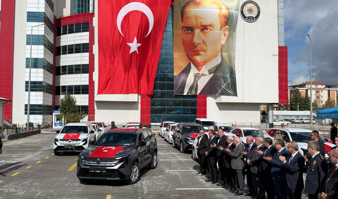 Malatya İl Emniyet Müdürlüğü yerleşkesinde düzenlenen törenle emniyet teşkilatının araç