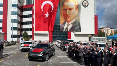 Malatya İl Emniyet Müdürlüğü yerleşkesinde düzenlenen törenle emniyet teşkilatının araç