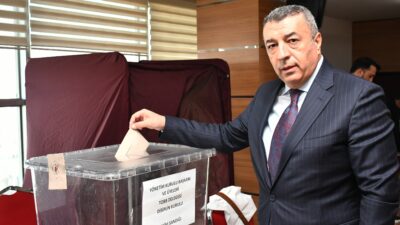 Malatya Ticaret Borsası’nda Yeni Yönetim Belli Oldu Malatya Ticaret Borsası’nda (MTB) gerçekleştirilen seçimlerin ardından yönetim kurulu ve