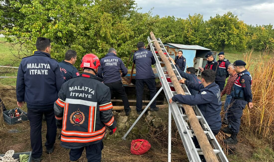 Malatya’da 30 Metrelik Kuyuya Düşen Genç Kız Kurtarıldı Malatya’da yaklaşık 25-30 metre derinliğindeki kuyuya düşen 21 yaşındaki genç