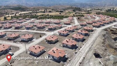 Malatya’da deprem sonrası kırsal bölgelerde yapımı tamamlanan 316 konutun anahtarları,