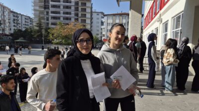 Malatya’da ev hanımı Çiğdem Kanbay ile üniversite sınavına hazırlanan kızı