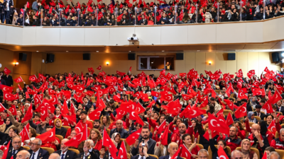 Malatya’da Cumhuriyet Coşkusu Salona Sığmadı Malatya’da 29 Ekim Cumhuriyet Bayramı’nın 103. yıl dönümü, yağış ihtimali